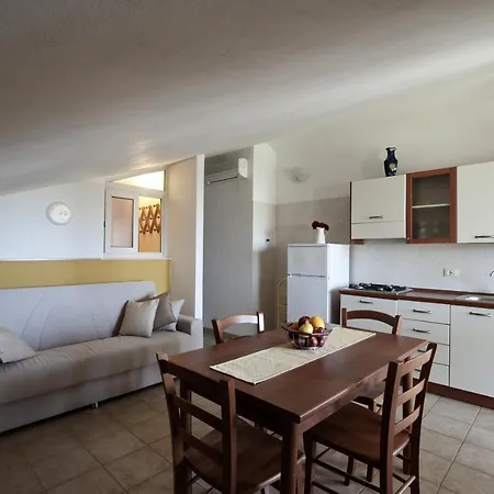 Kaukana Santa Croce Camerina